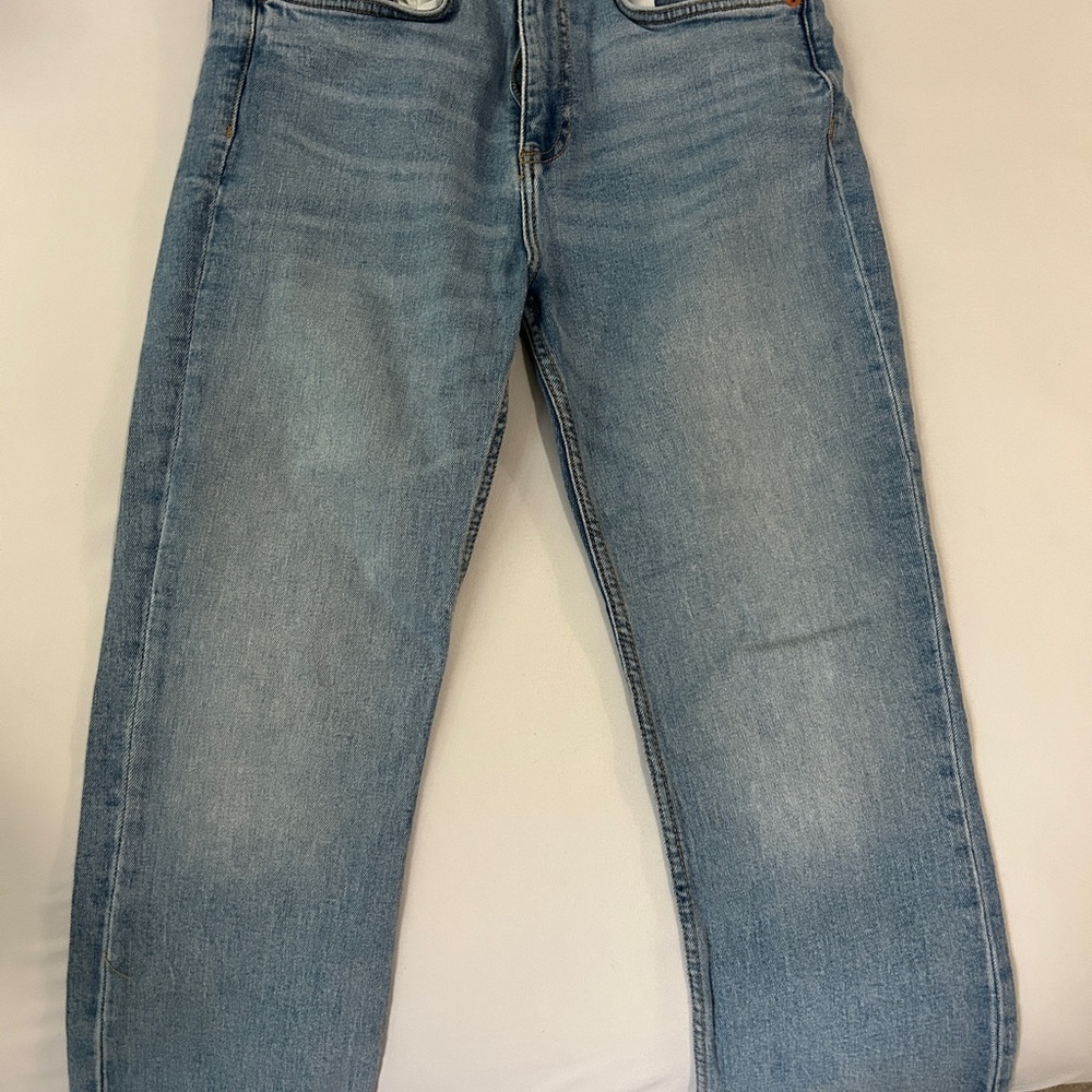 Zara Blue Straight-Leg Jeans with Vintage Appeal